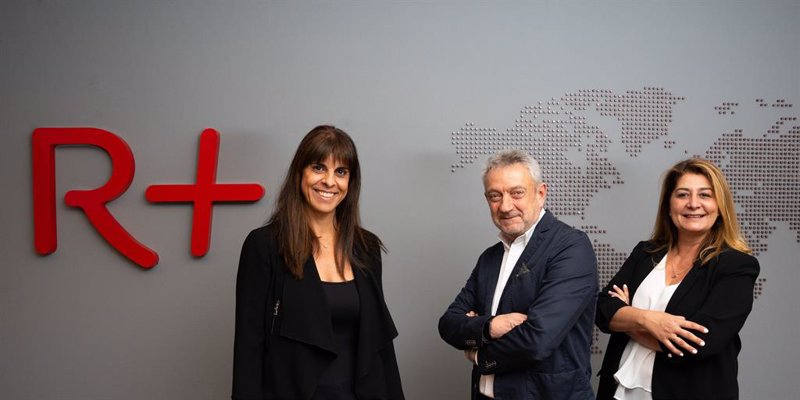 ep virginia donado carlos perez tenorio y belen martin en restalia