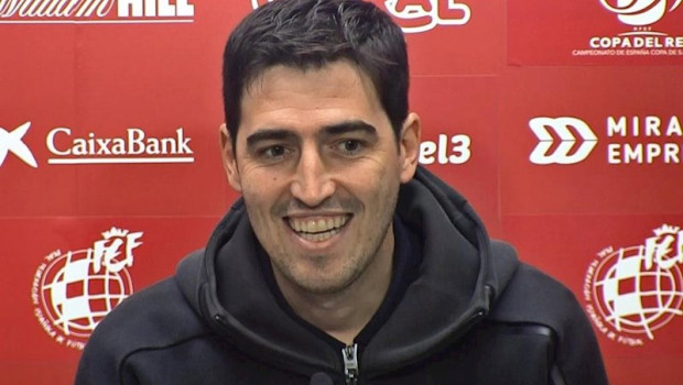 ep andoni iraola entrenador del cd mirandes
