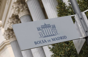 ep archivo   cartel colocado en las inmediaciones del edificio de la bolsa de madrid espana