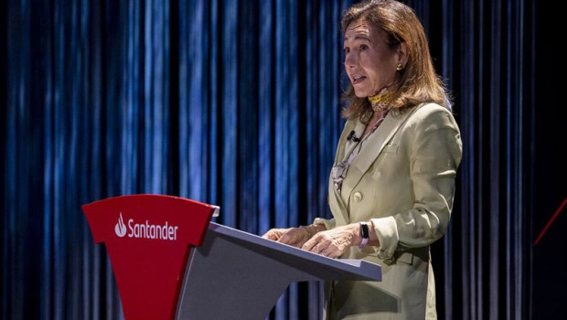 ep archivo   la presidenta de banco santander ana botin durante la clausura de su programa solidario