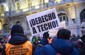ep archivo   varias personas durante una manifestacion frente al congreso por el fin de la moratoria