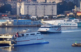 ep buques de varias navieras en el puerto de ceuta 20201006172003