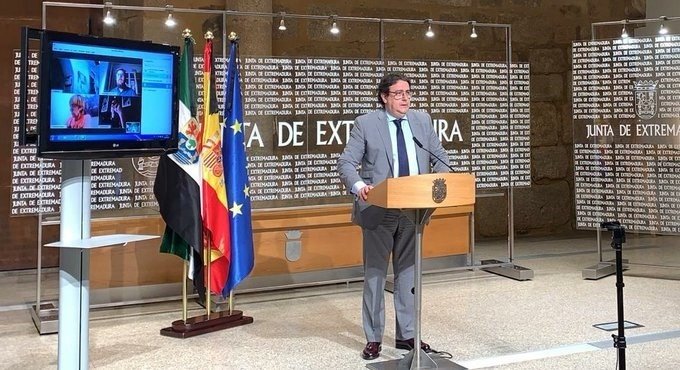 ep el consejero de sanidad jose maria vergeles en rueda de prensa en merida ep el consejero de sanidad jose maria vergeles en rueda de prensa en merida