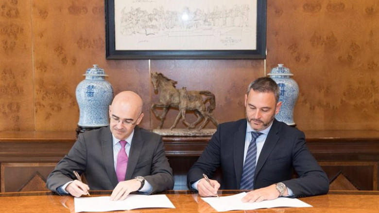 ep el consejero delegado de kutxabank eduardo ruiz de gordejuela y el presidente de mugabi inigo ep el consejero delegado de kutxabank eduardo ruiz de gordejuela y el presidente de mugabi inigo