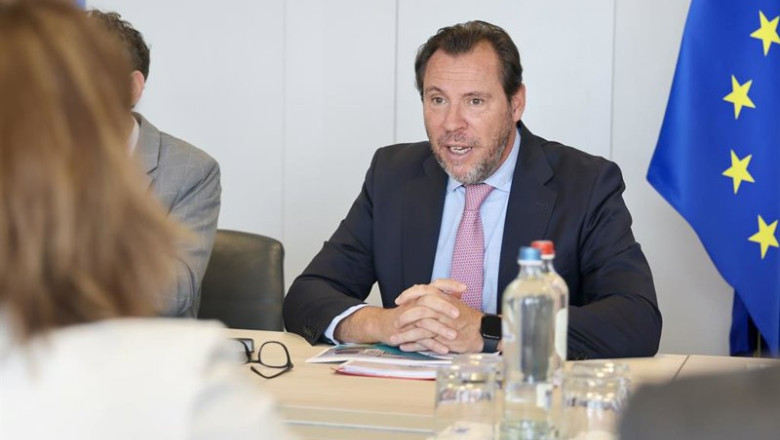 ep el ministro de transportes y movilidad sostenible oscar puente en una reunion de la comision