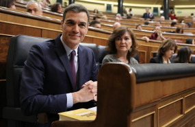 ep el presidente pedro sanchez y la vicepresidenta carmen calvo sentados en sus respectivos escanos