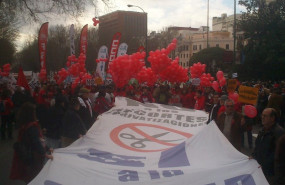 ep imagen de archivo marea blanca y trabajadores del centro de transfusiones de madrid en 2014