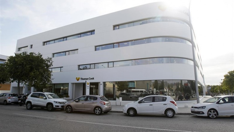 Imagen de las oficinas de la compañía de viajesThomas Cook en Palma de Mallorca (Baleares), horas después de que la empresa británica anunciase su quiebra y de que varios de sus vuelos fuesen cancelados, a 23 de septiembre de 2019. | Isaac Buj - Europa Press ep imagen de las oficinas de la compania de viajesthomas cook en palma de mallorca baleares horas