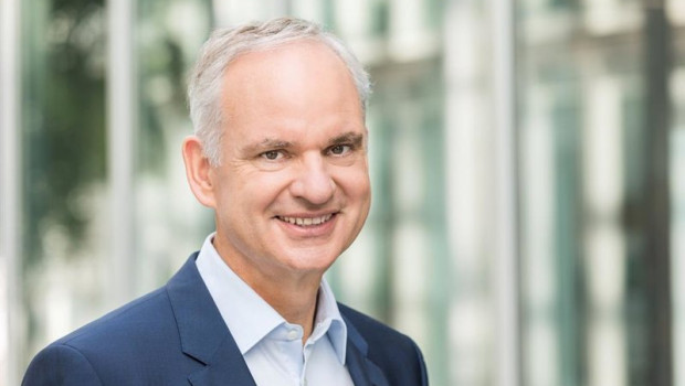 ep los accionistas de lufthansa votaran en mayo a johannes teyssen como presidente del consejo de