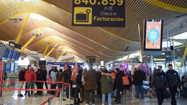 ep pasajeros durante el ultimo dia de la huelga del servicio de handling de iberia en el aeropuerto
