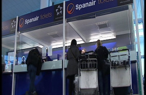 ep pasajeros en el prat spanair