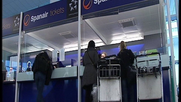 ep pasajeros en el prat spanair