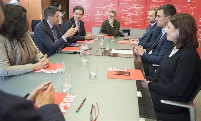 El PSOE recibe a Societat Civil Catalana | PSOE ep psoe recibesocietat civil catalana