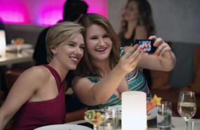 ep rough night scarlett johansson jillian bell 2017 ph macall polaycolu