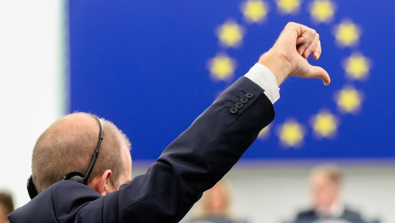 ep un eurodiputado indica el voto en contra de su grupo en la sesion de votacion del pleno del