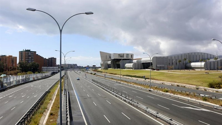 ep vista de la a-7 en malaga sin trafico de vehiculos por el estado de alarma decretada por el