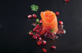 smoked salmon with spicy raspberry sauce and pomegranate smoked salmon with spicy raspberry sauce and pomegranate