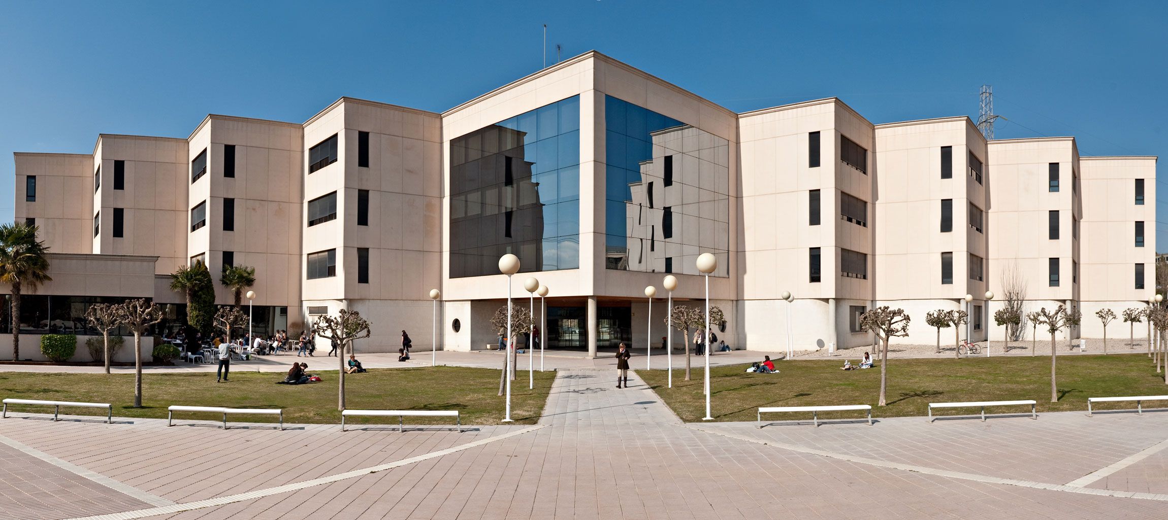 1560248549 gimbernat campus
