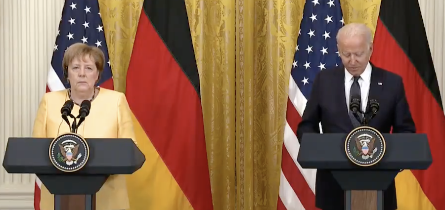 Biden y Merkel se prometen ir de la mano durante su despedida en Washington