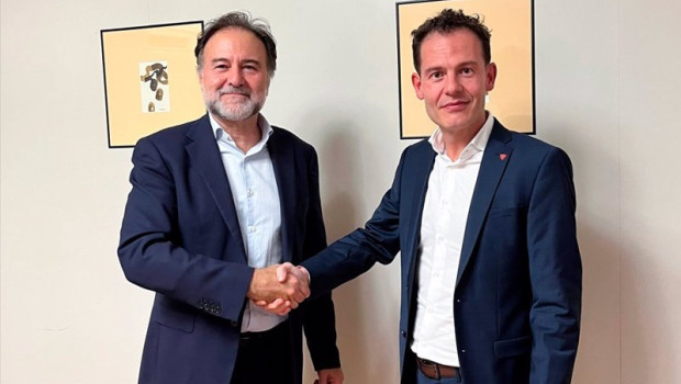 ep a la izquierda mario alonso presidente de auren a la derecha emilio calderon director de ecm ep a la izquierda mario alonso presidente de auren a la derecha emilio calderon director de ecm