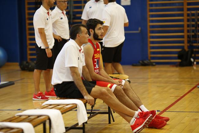 Alex Abrines selección española entrenamiento Eurobasket | ENRIQUE DE LA FUENTE/FEB - Archivo ep alex abrines seleccion espanola entrenamiento eurobasket