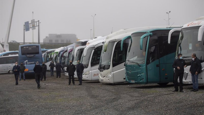 ep archivo   autocares discrecionales y turisticos estacionados