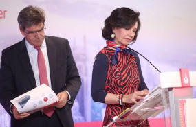ep archivo   el consejero delegado del banco santander jose antonio alvarez y la presidenta del
