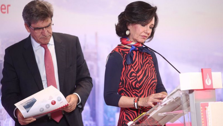 ep archivo   el consejero delegado del banco santander jose antonio alvarez y la presidenta del