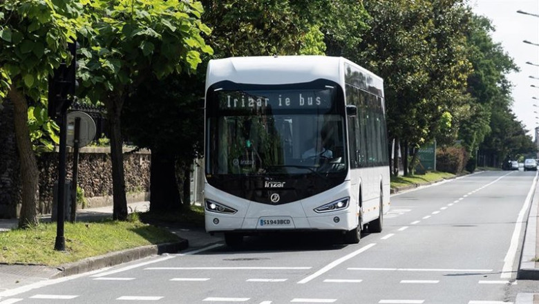 ep archivo   irizar e mobility firma un contrato para el suministro de autobuses electricos en
