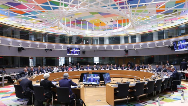 ep archivo   mesa de redonda de la reunion de los ministros de economia y hacienda del eurogrupo a 7