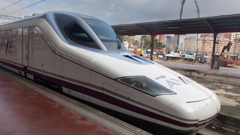 ep archivo tren ave en una imagen de archivo ep archivo tren ave en una imagen de archivo