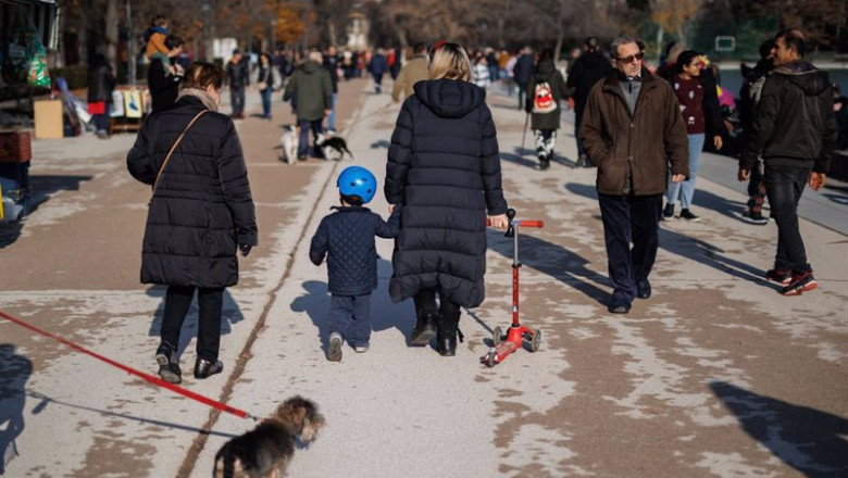 ep archivo un nino pasea con su patinete en el parque del retiro a 25 de diciembre de 2022 en ep archivo un nino pasea con su patinete en el parque del retiro a 25 de diciembre de 2022 en