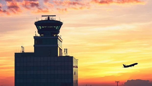 ep archivo   una torre de control aereo