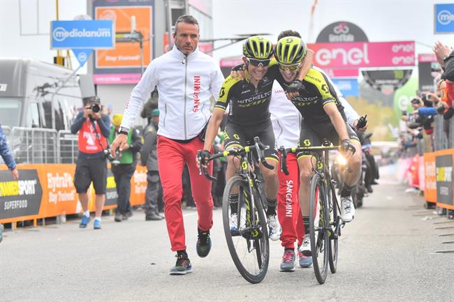 Chaves y Yates culminan el gran día del Mitchelton-Scott en el Giro | GIRO ep chavesyates culminangran diamitchelton-scottgiro