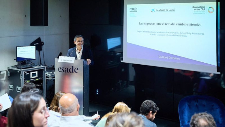 ep el director de la catedra de liderazgos y sostenibilidad de esade ngel castineira presentando el ep el director de la catedra de liderazgos y sostenibilidad de esade ngel castineira presentando el