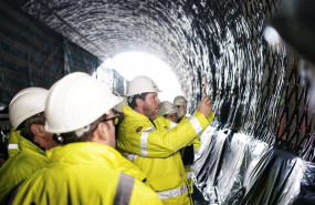 ep el ministro de transportes y movilidad sostenible oscar puente visita las obras del tunel de