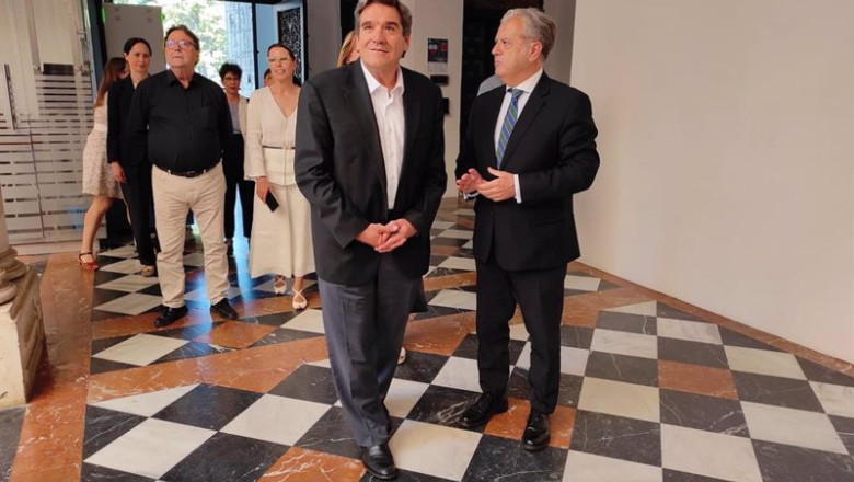 ep el ministro para la transformacion digital y de la funcion publica jose luis escriva centro a su ep el ministro para la transformacion digital y de la funcion publica jose luis escriva centro a su