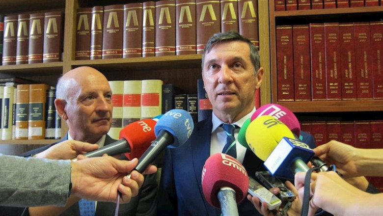 El nuevo presidente de la Audiencia de Toledo, Ramón Brigidano, junto al presidente del TSJCM, Vicente Rouco | EUROPA PRESS - Archivo ep el nuevo presidente de la audiencia de toledo ramon brigidano junto al presidente del tsjcm
