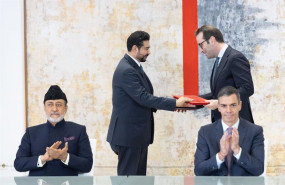ep el presidente del gobierno pedro sanchez d preside con sm el sultan de oman haitham bin tarik i