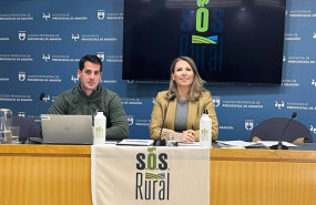 ep el secretario general de sos rural javier poza y la portavoz natalia corbalan