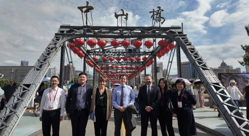ep la delegacion del gobierno de navarra durante su visita a china