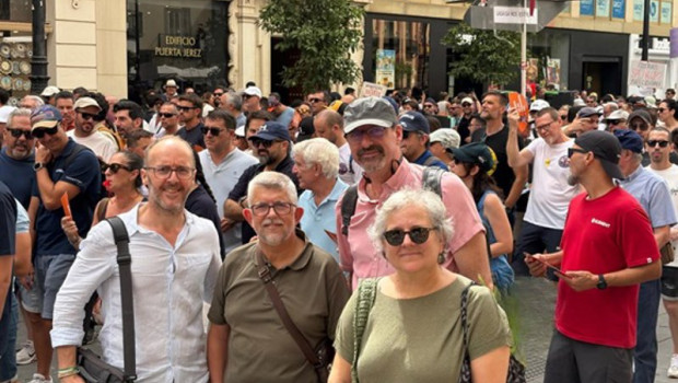ep ugt fica andalucia se manifiesta en sevilla para reclamar un convenio que reconozca el esfuerzo