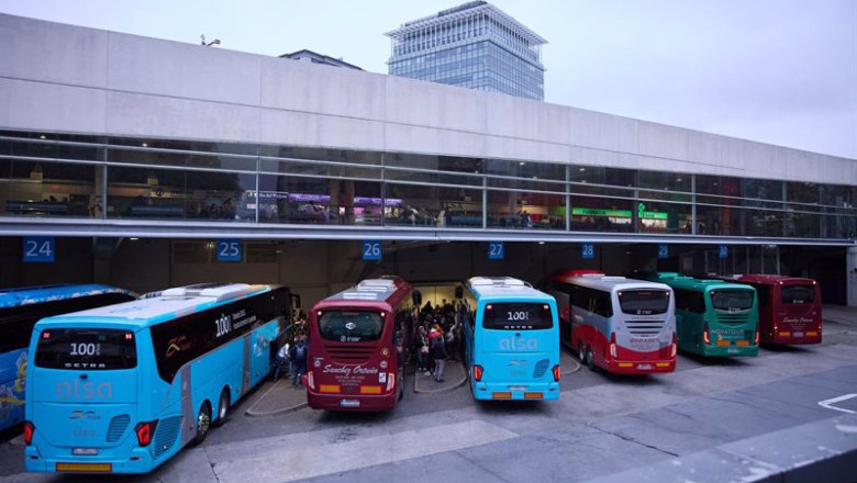 ep varios buses en la estacion de autobuses de mendez alvaro ep varios buses en la estacion de autobuses de mendez alvaro
