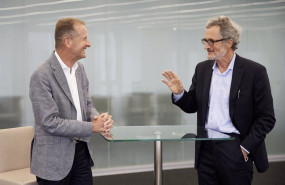 ep a la izquierda el consejero delegado de volkswagen herbert diess