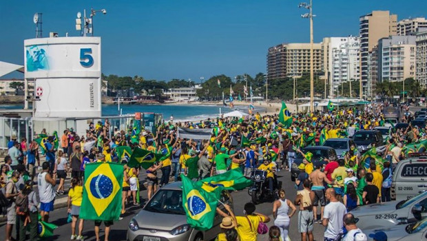 ep acolitos del presidente de brasil jair bolsonaro durante una marcha contra el tribunal supremo
