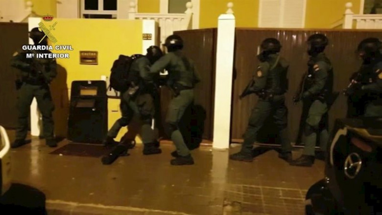 ep agentes interviniendo en la operacion ropero ep agentes interviniendo en la operacion ropero