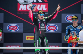 ep ana carrasco enpodiocircuitomisano tras ganarmundialsupersport 300