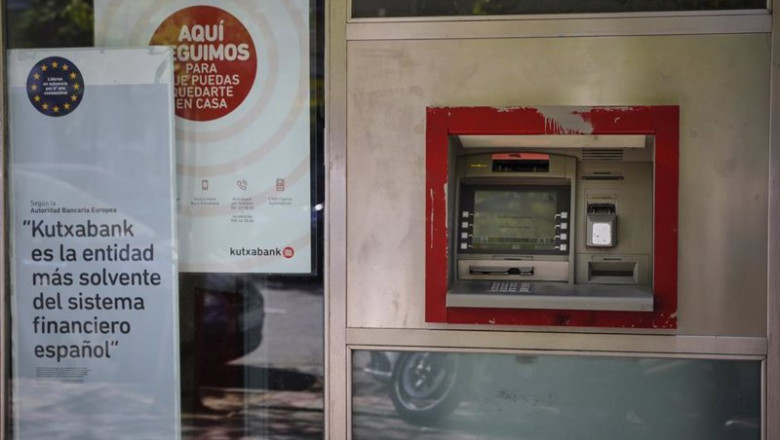 ep archivo cajero en el exterior de una sucursal del banco kutxabank a 3 de agosto de 2020 ep archivo cajero en el exterior de una sucursal del banco kutxabank a 3 de agosto de 2020