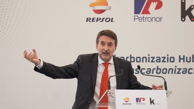 ep archivo   el consejero delegado de repsol josu jon imaz interviene en el acto de primera piedra