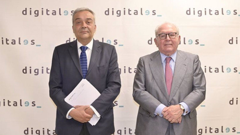 ep archivo el director general de digitales victor calvo sotelo y el presidente de la asociacion ep archivo el director general de digitales victor calvo sotelo y el presidente de la asociacion